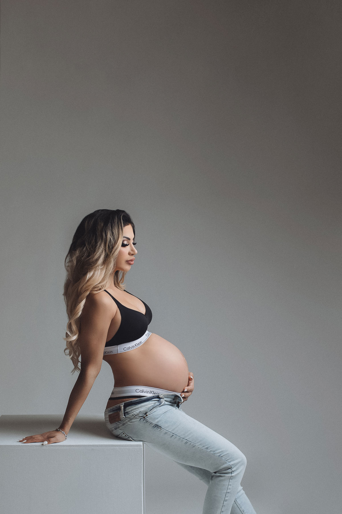 Instagram @nataliekennedyblog Maternity couple Photos Calvin Klein  Studio  maternity photos, Maternity studio photoshoot, Studio maternity shoot