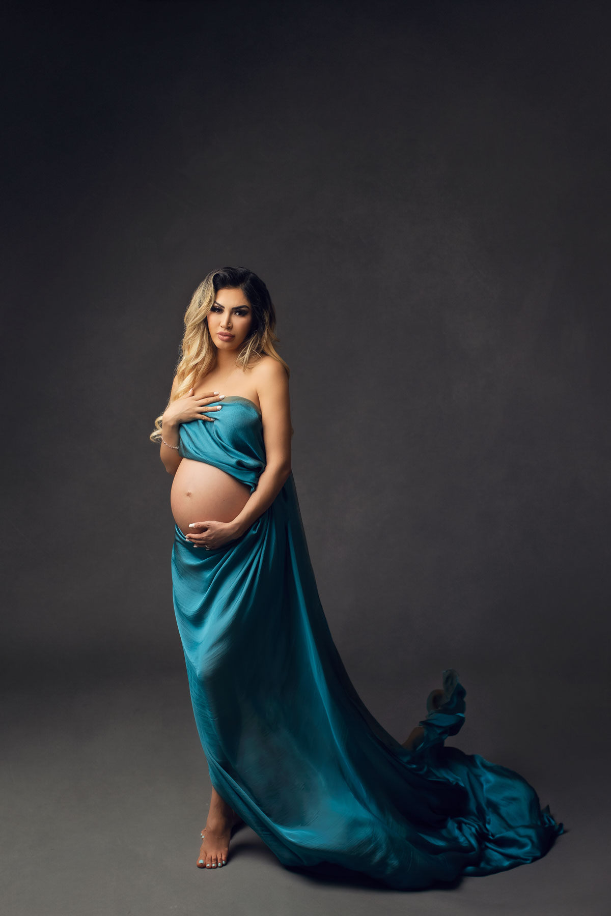 fashion inspired pregnancy photoshoot