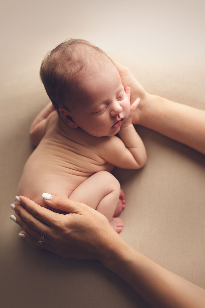 Vancouver - Burnaby and surrey - newborn photography - cream background with mom hand