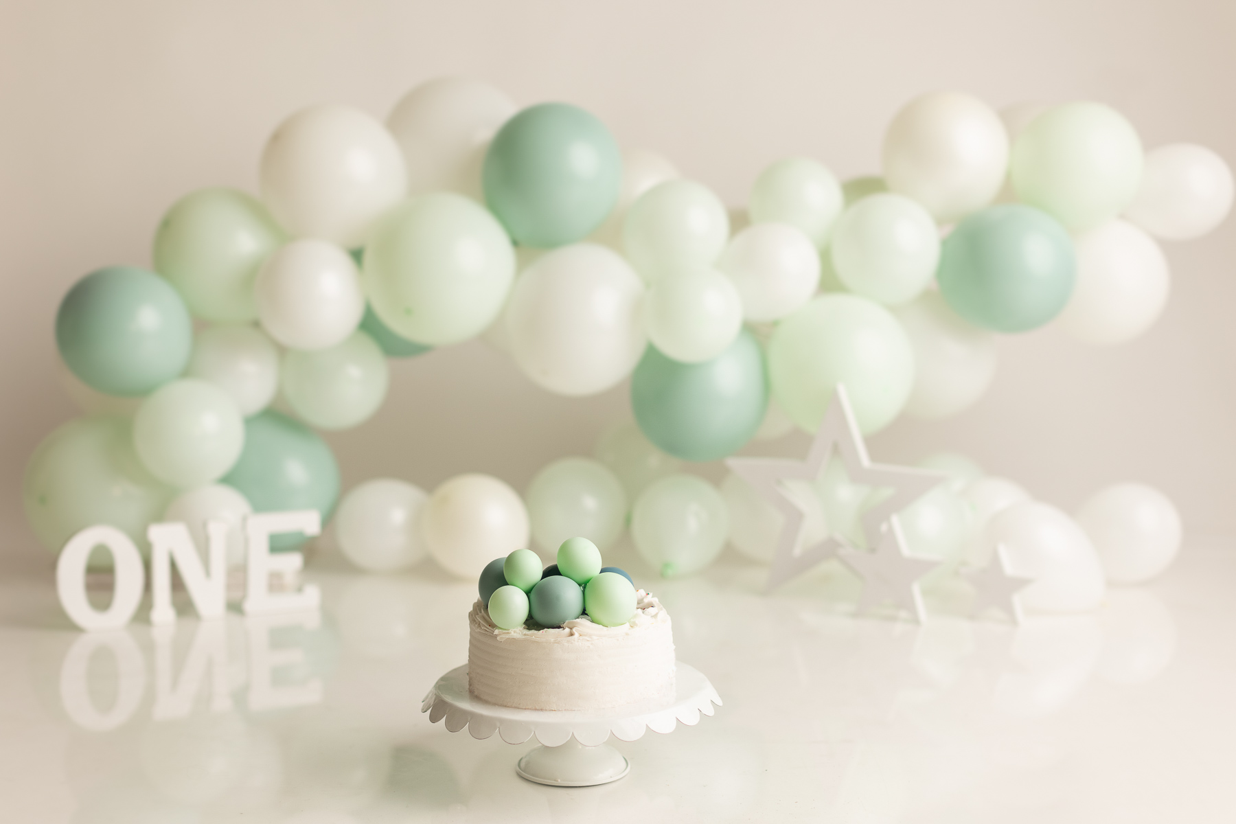 Cake smash photography Theme and preparation - Boy setup - Pastel green and white - Best photographer New Westminster