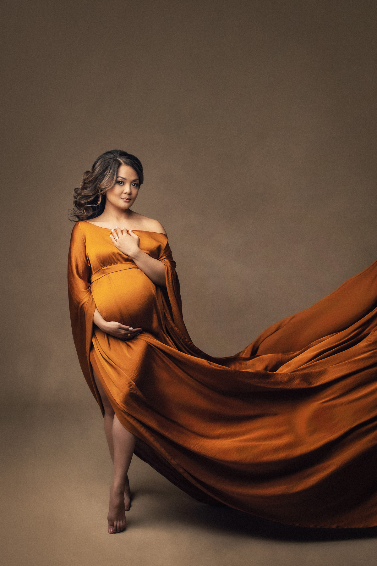 Stunning maternity shoots done in studio