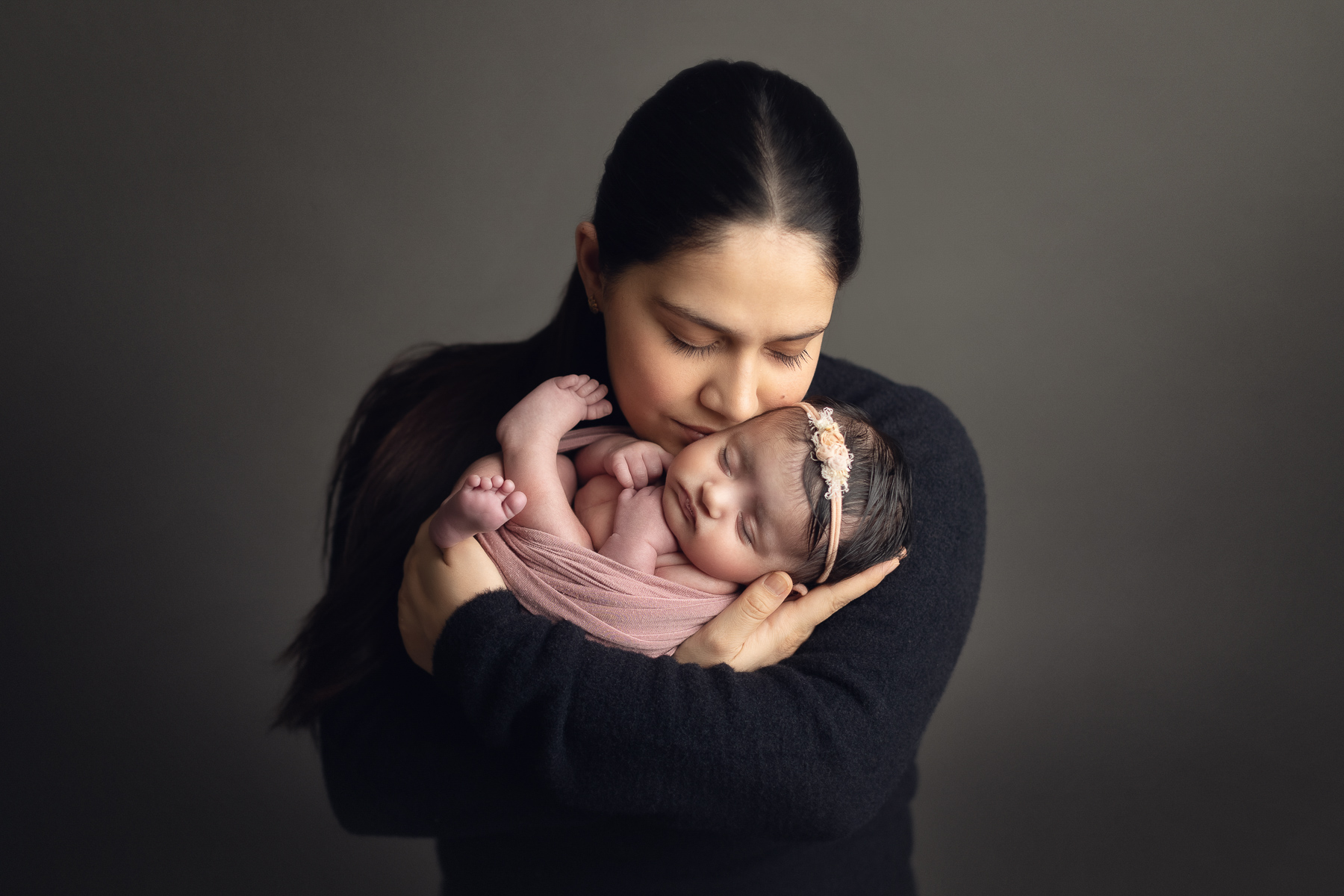 affordable newborn photography service - Vancouver, burnaby and surrey