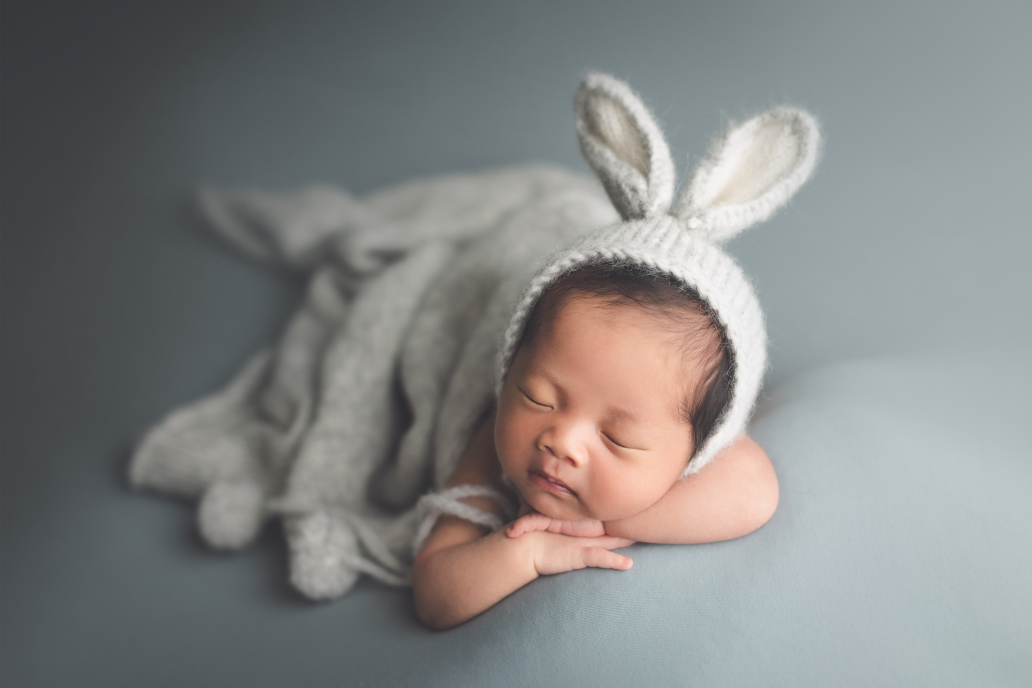 newborn photography grey -newborn photographer