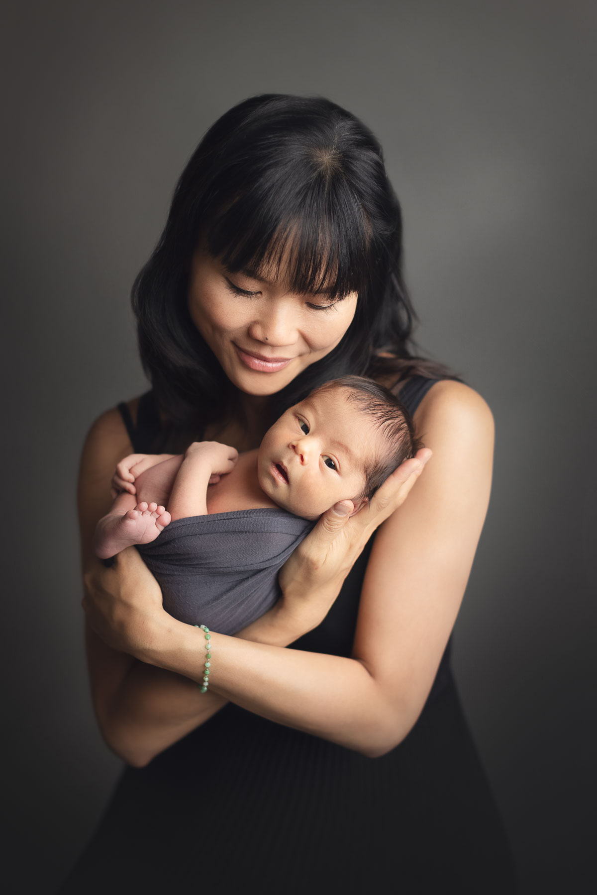 newborn photography with mom