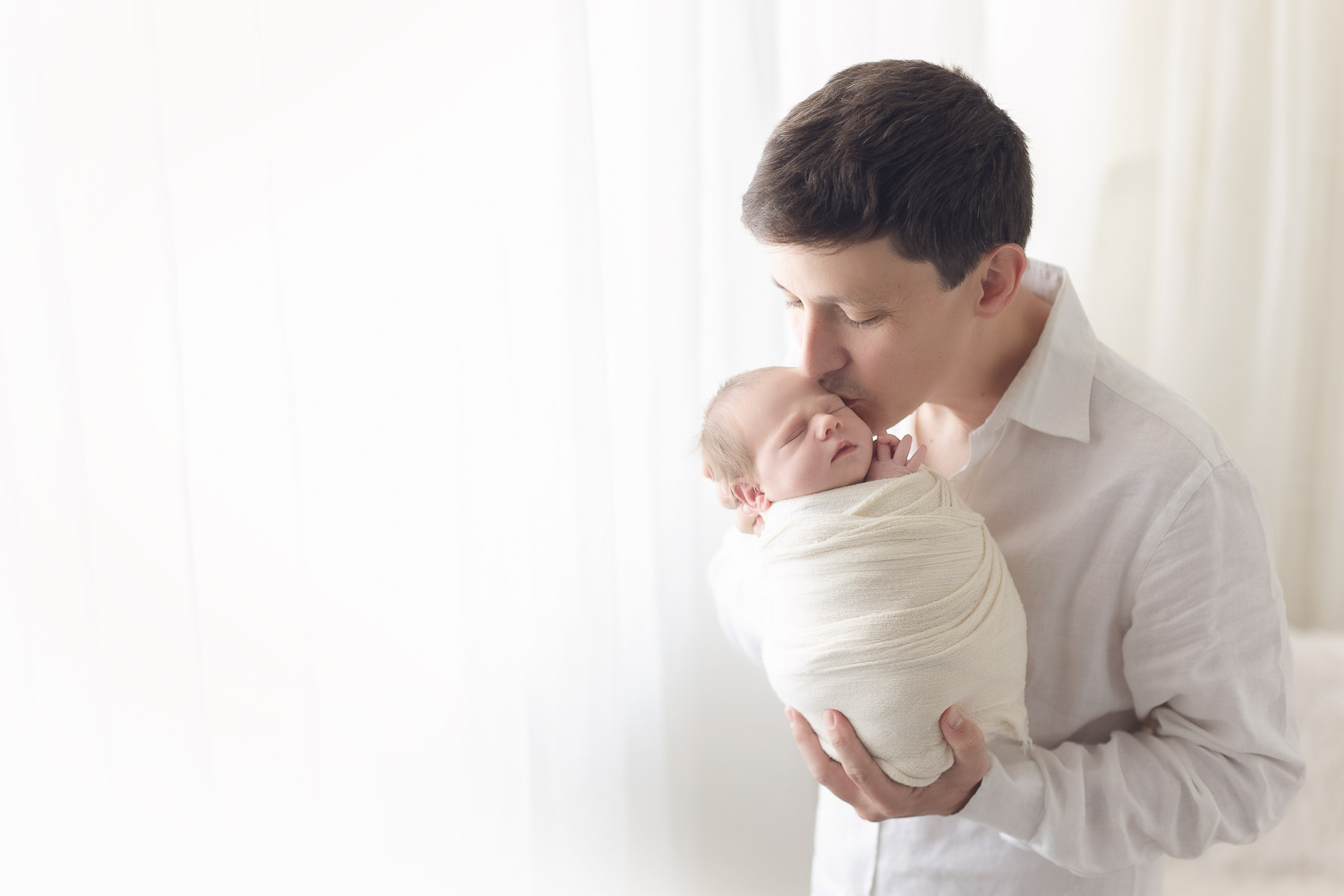 newborn baby boy photography in blue background