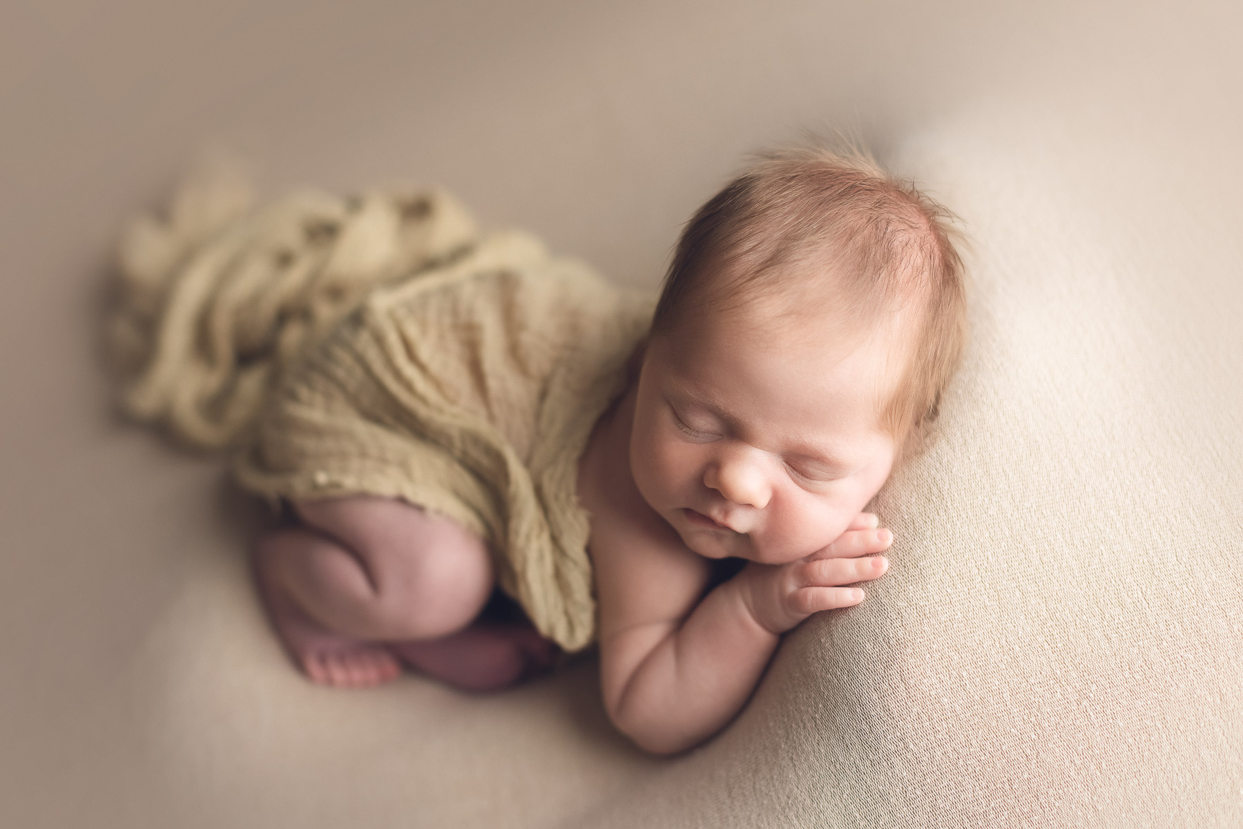 newborn baby smiling - jana photography - Vancouver -  Burnaby