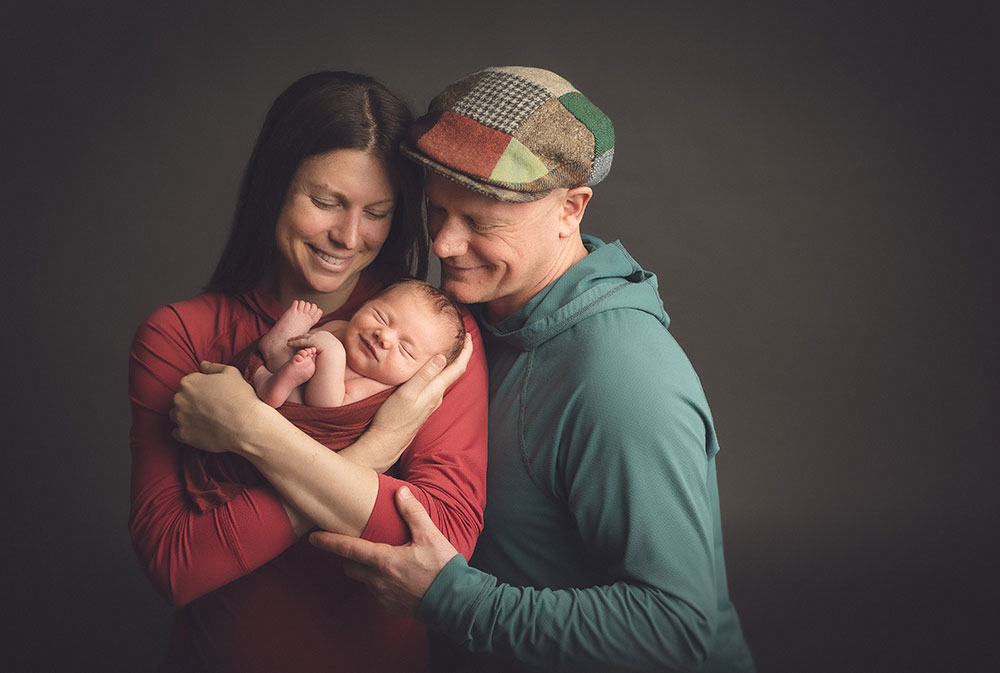 newborn photography with mom and dad near me
