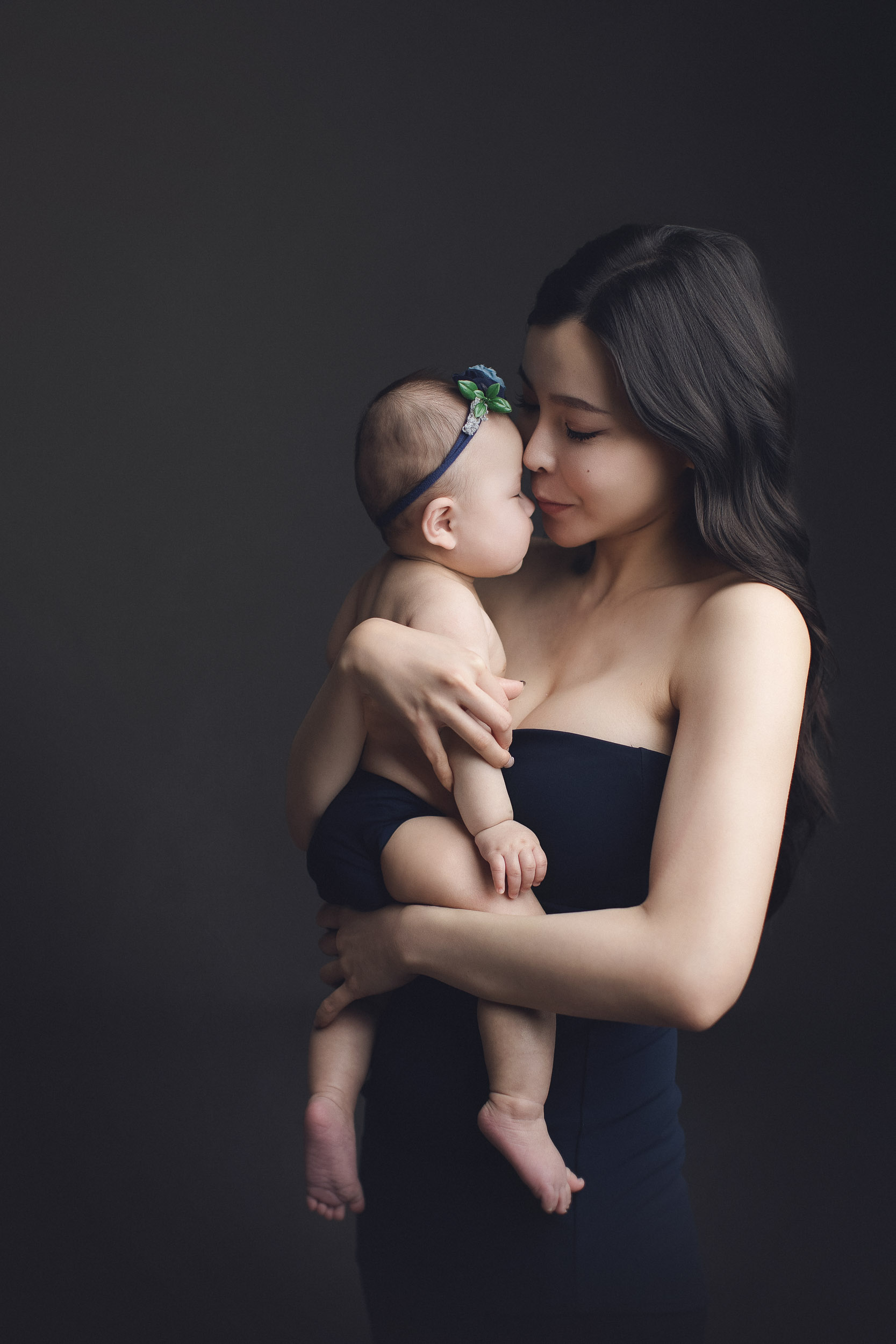 100 Days Baby Photography Vancouver Asian family celebrating baby 100 days