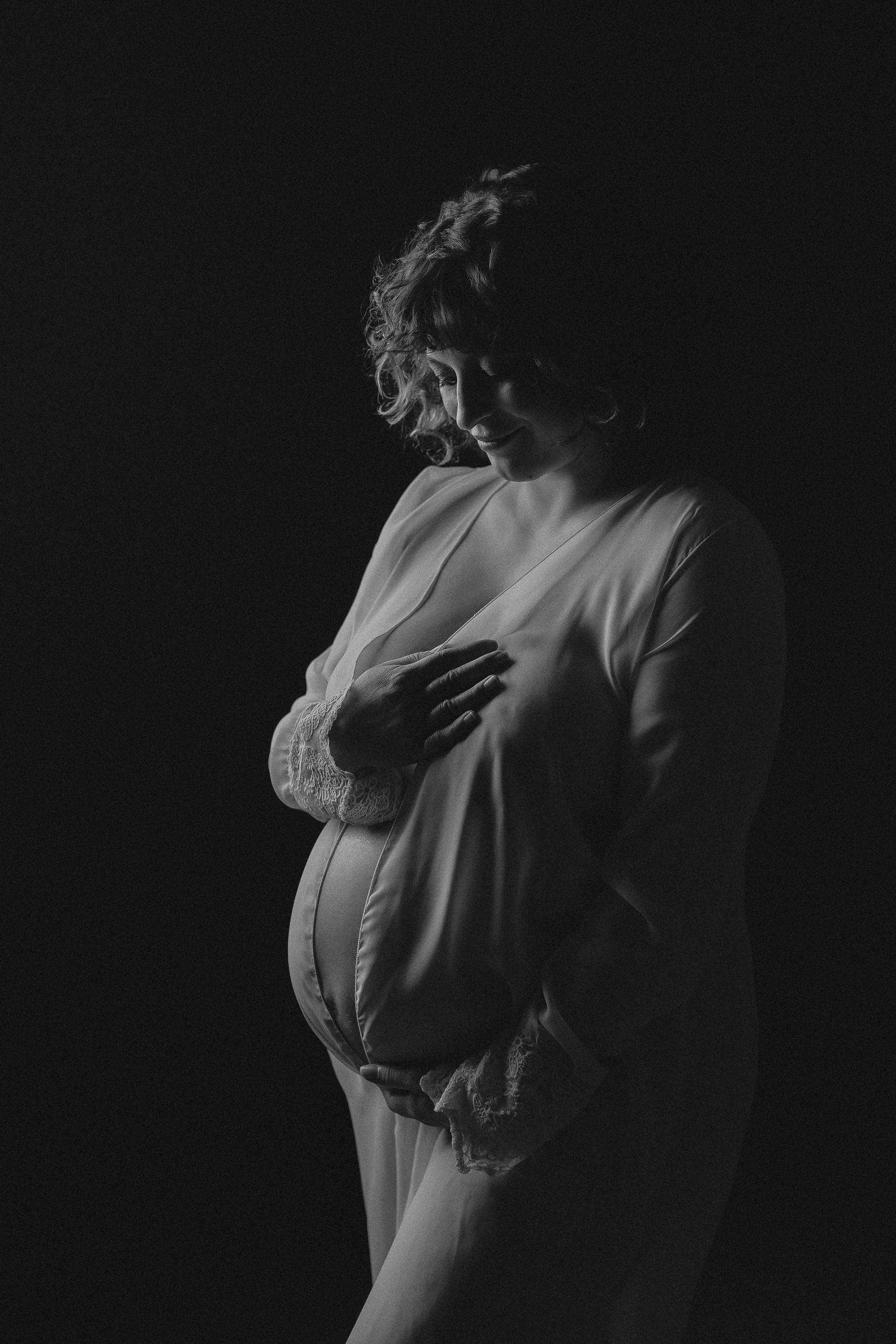 Vancouver newborn and maternity photography experience for growing families in black and white