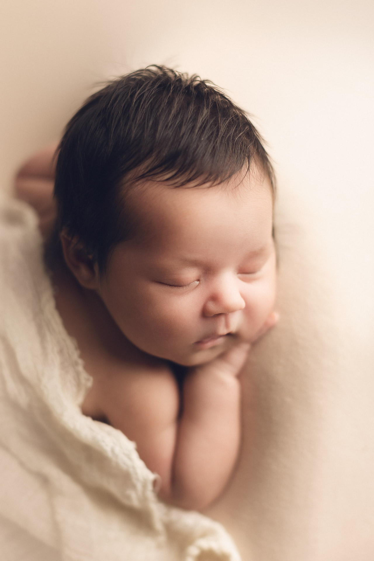 newborn photography session Vancouver Jana Photography sleeping baby