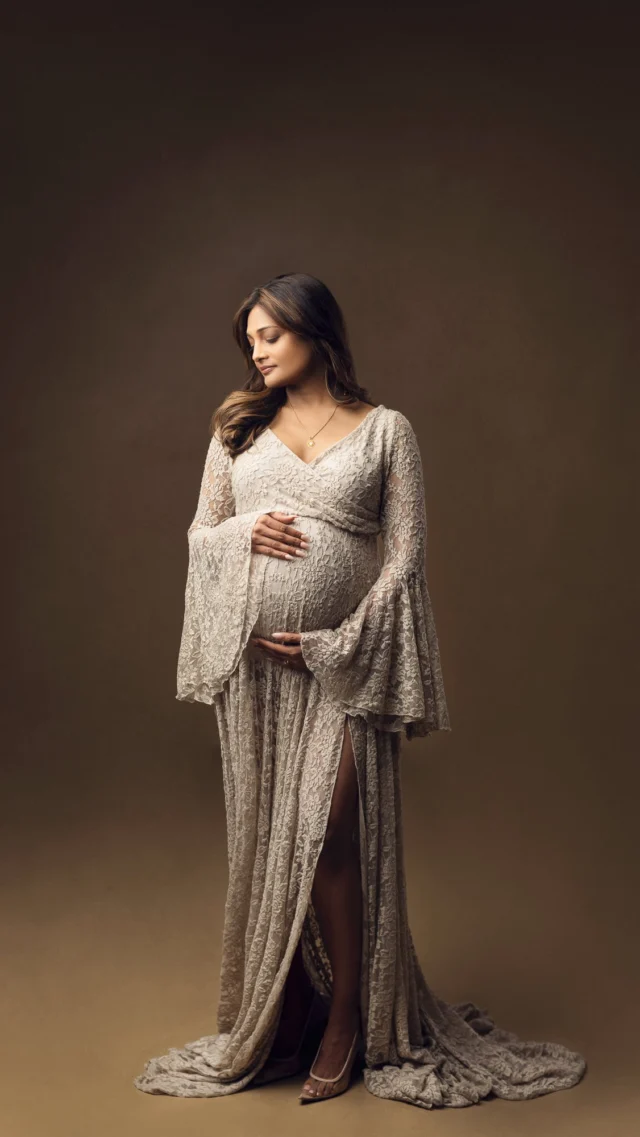 Every curve, every glow, every quiet breath 🤍 this is the magic of motherhood in the making✨
I’m Nasim, and it’s my honour to preserve this fleeting beauty 🌱 just you, your story, and the gentle light that wraps around it.
You bring yourself as you are
I bring the art of posing, lighting, and the loving eye 🌿
Here’s a glimpse behind the scenes where trust meets tenderness, and every frame is a celebration.
#maternityphotography #behindthescenes #motherhoodmagic #janaphotography #vancouvermaternityphotographer